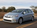 Toyota Prius MPV v 2011 года
